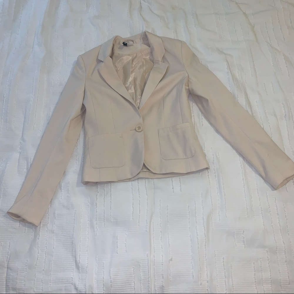 HM cream blazer, GREAT CONDITION